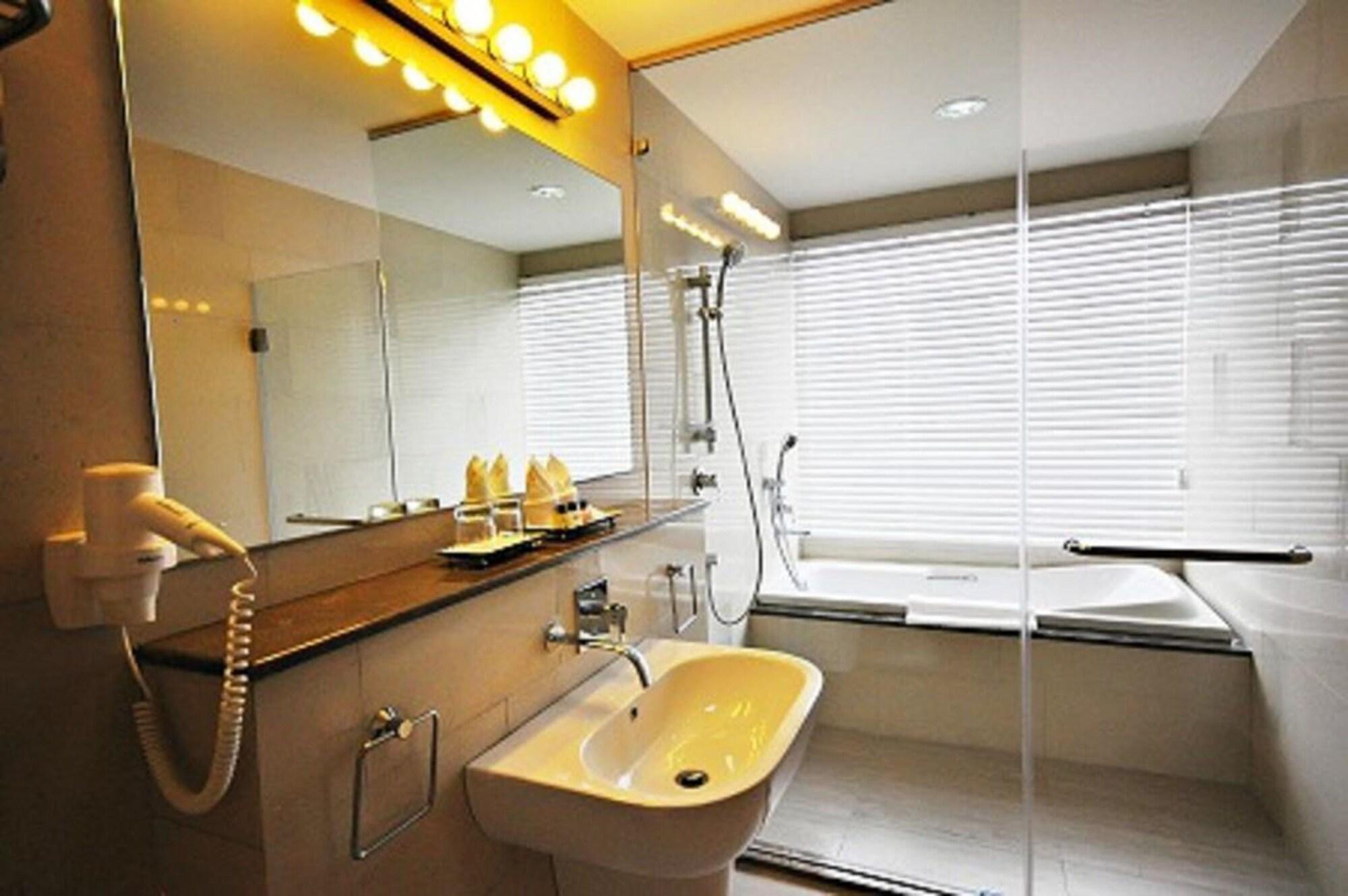 Parinda Hotel Bangkok Ngoại thất bức ảnh